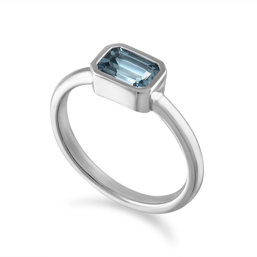 White Gold Gray Sapphire Solitaire Ring