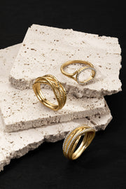 Teatro Gold East-West Oval Ring with Pavé Diamonds