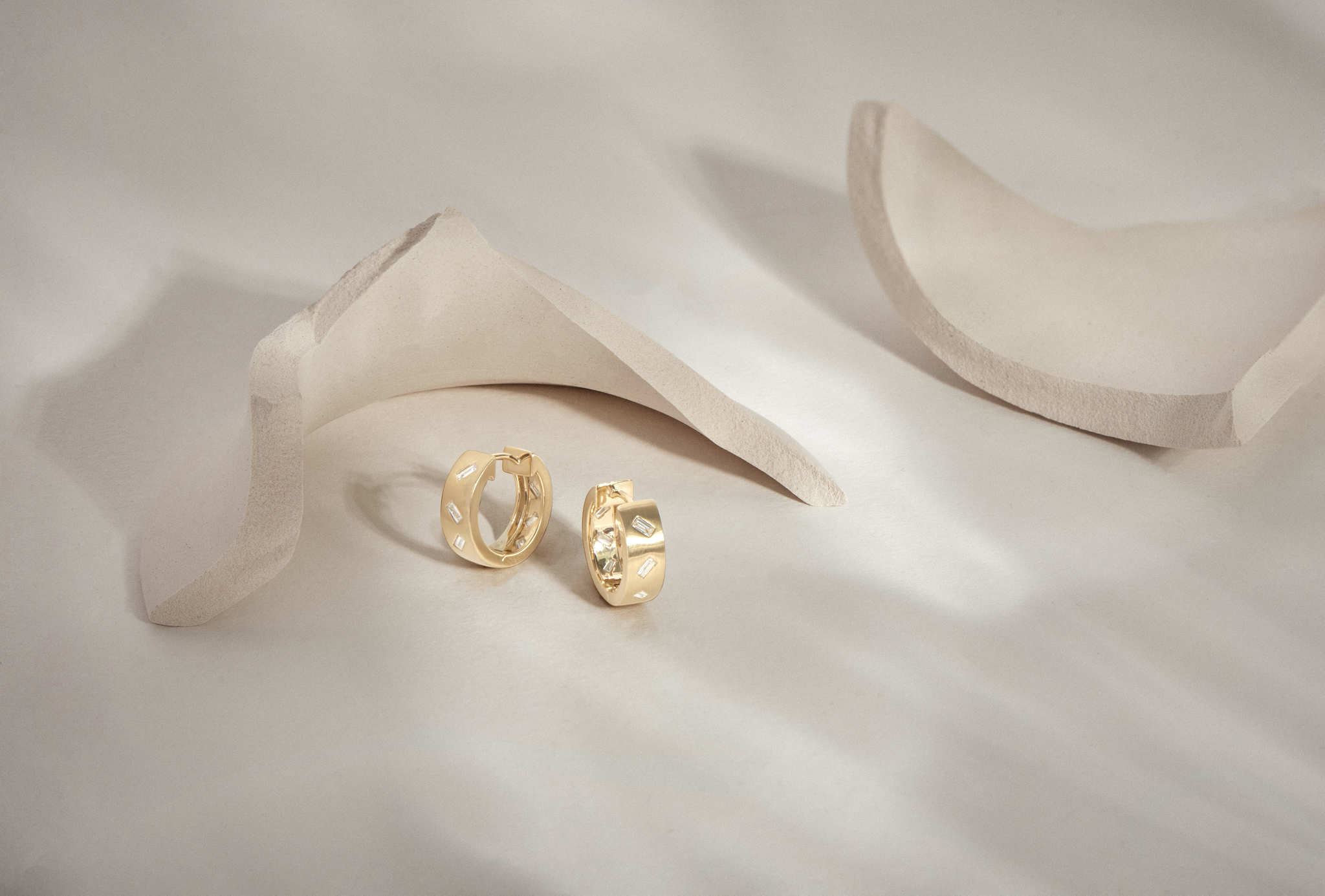 Essentials Medium Scattered Diamond Hoops