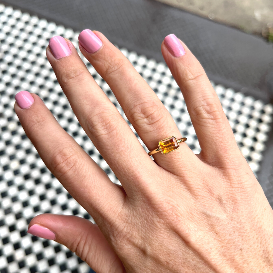 Gold Mandarin Garnet Solitaire Ring