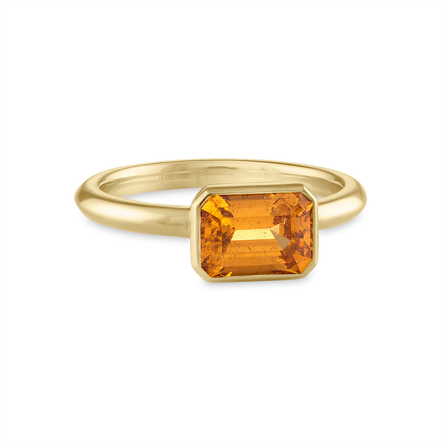 Gold Mandarin Garnet Solitaire Ring